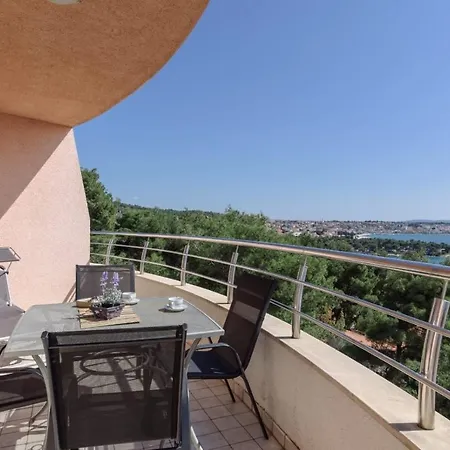 Pery - 2 Bedroom Sea View Διαμέρισμα